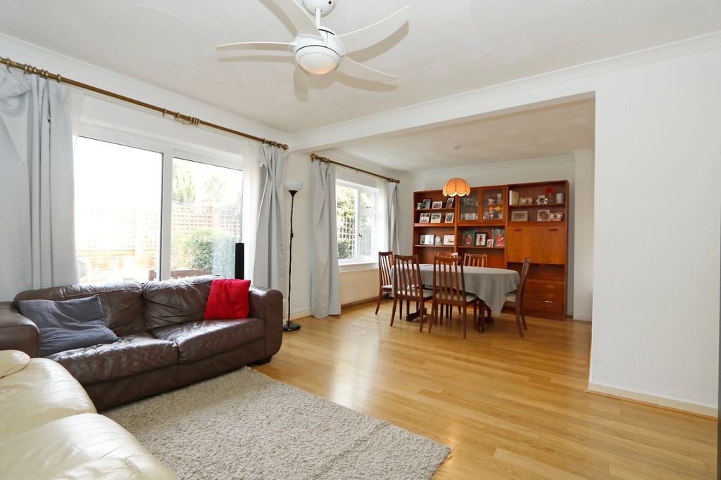 Property photo 2 of 17 3677275