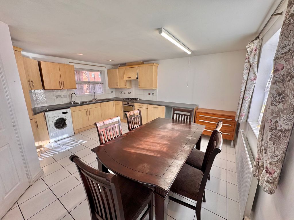 Property photo 2 of 23