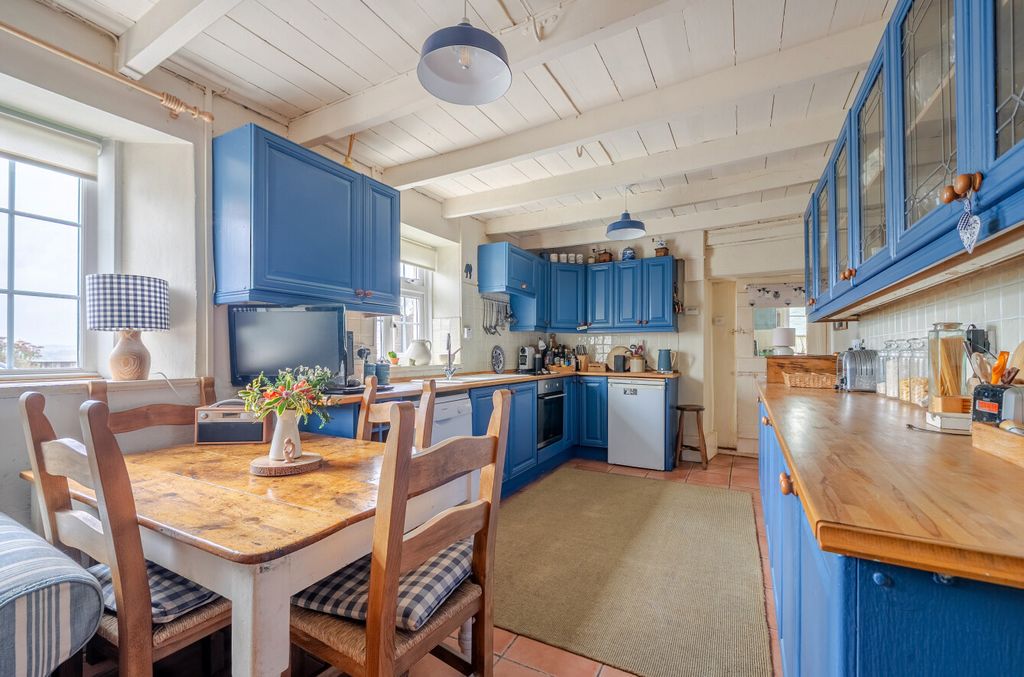 Property photo 3 of 14 1417952-10-699c38...