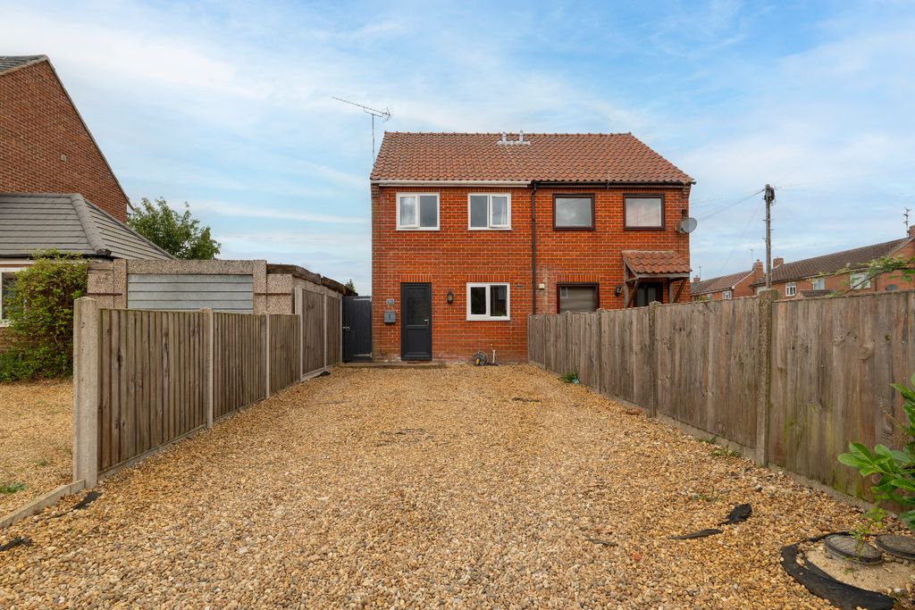 Property photo 1 of 17 4299601