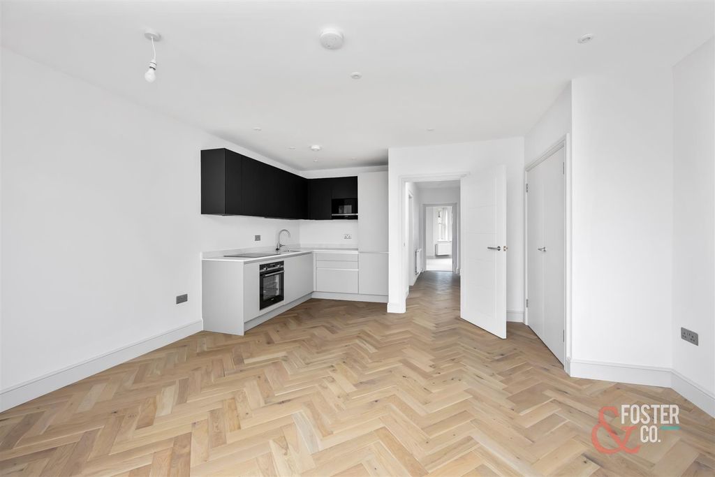 Property photo 2 of 15 Flat 5_002.Jpg