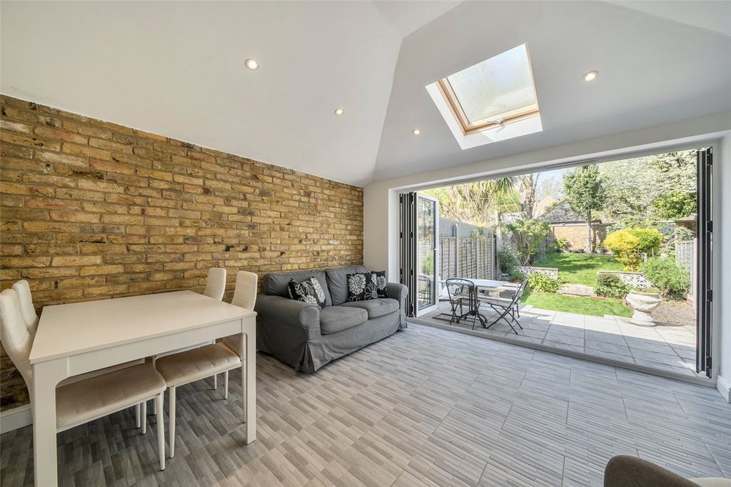 Property photo 1 of 20 Picture No. 24