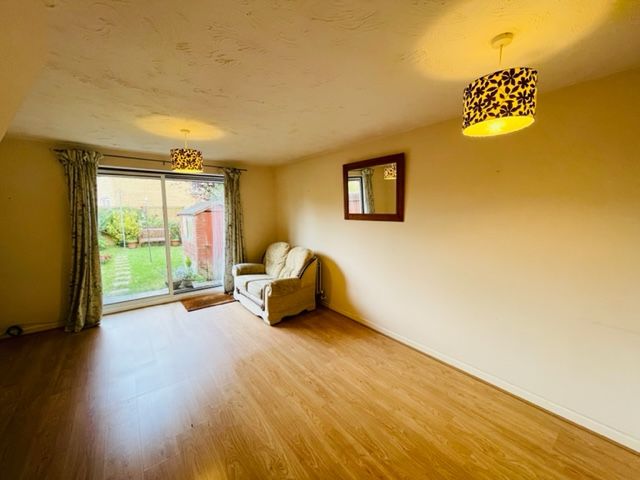 Property photo 1 of 5 Living Room