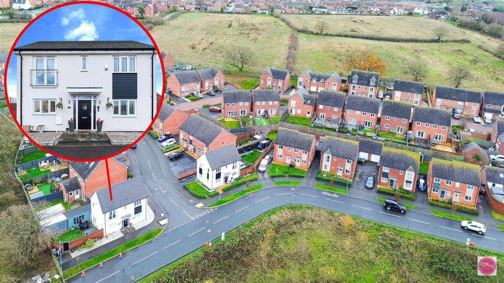 Property photo 3 of 35 Drift Road, Castle Gresley (7).Jpg