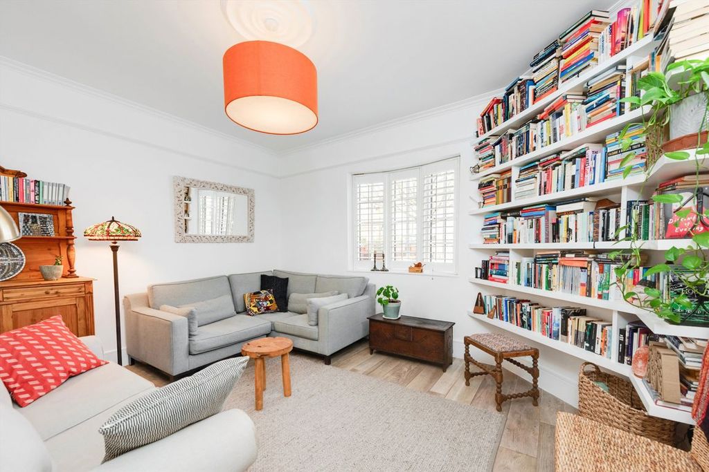 Property photo 3 of 12