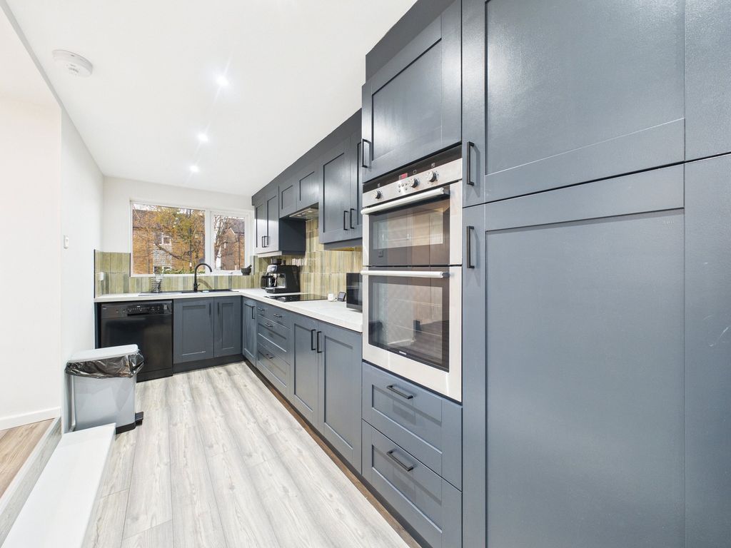 Property photo 3 of 15 Kitchen