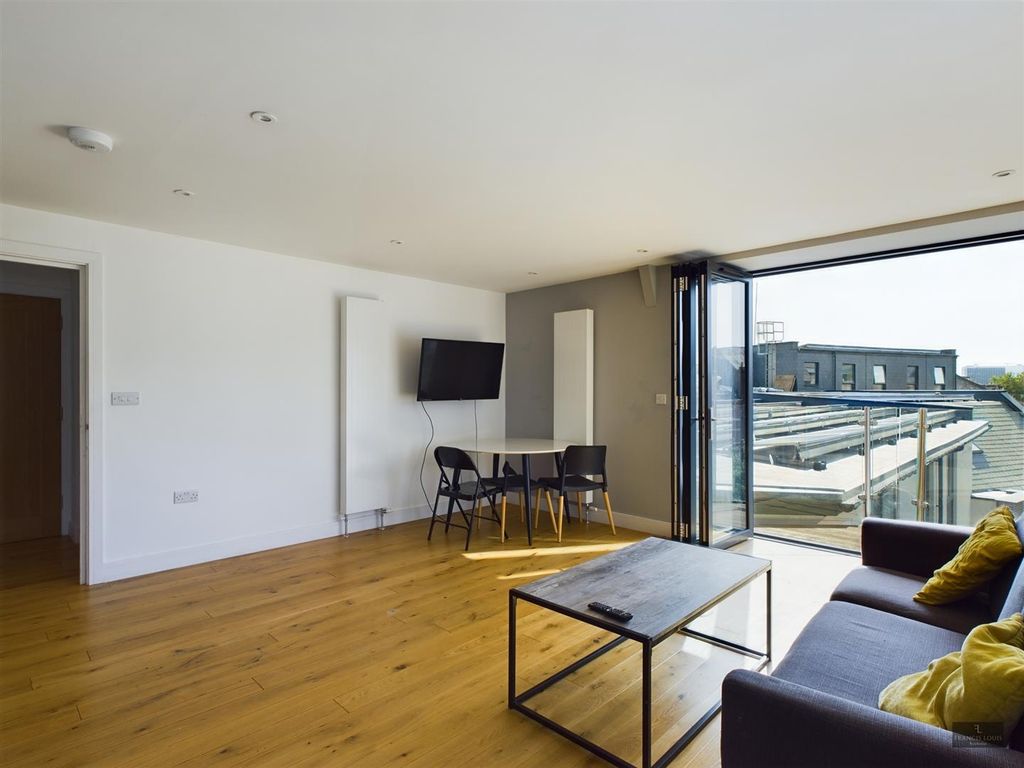 Property photo 3 of 11 Cam02887G0-Pr0009-Still006.Jpg