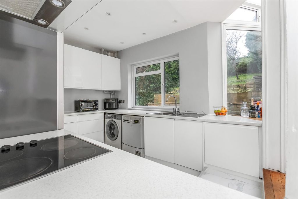 Property photo 2 of 15 Kitchen