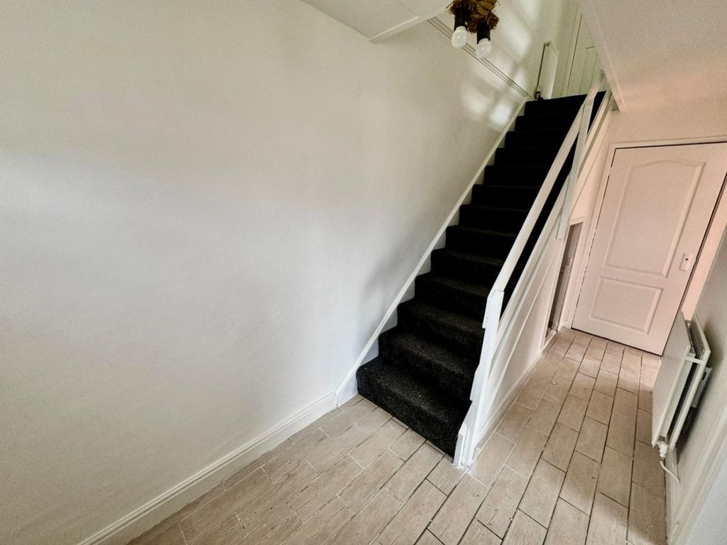 Property photo 3 of 15 Lrg_3Edf2873-c7c1-4d85-Abb7-Bd7807c3A436