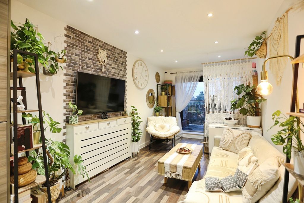 Property photo 1 of 13 Pbox-Img.Jpg