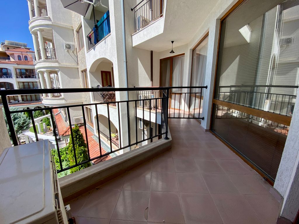 Property photo 2 of 37