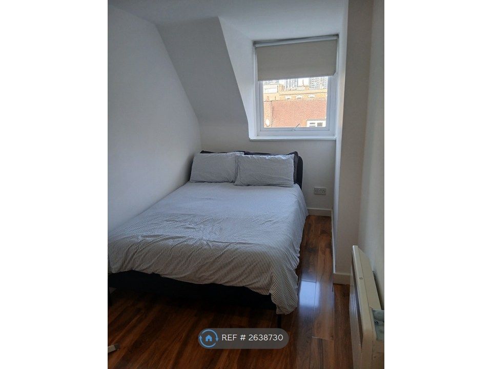 Property photo 3 of 11 Bedroom 2
