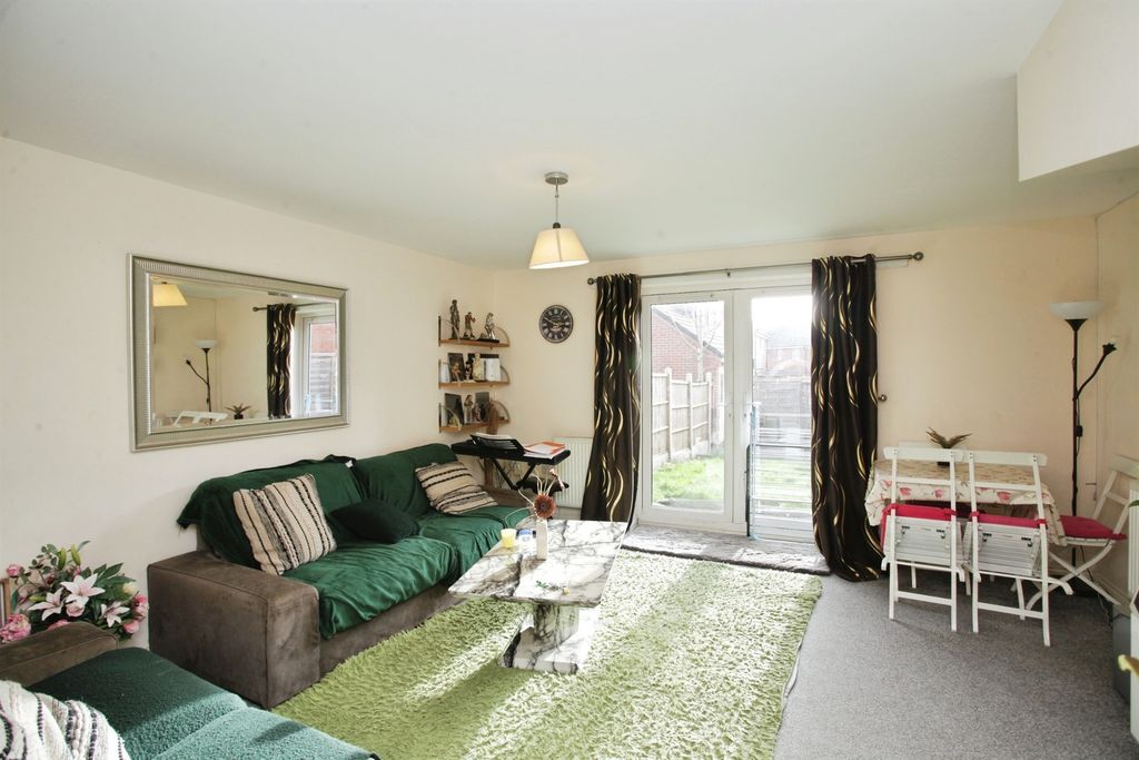 Property photo 3 of 11