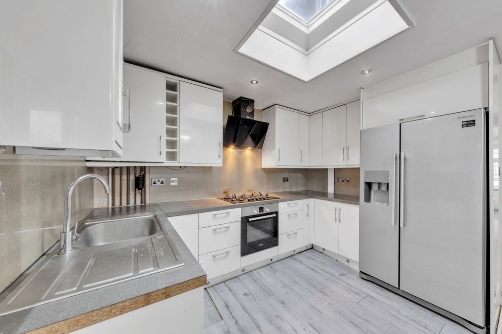 Property photo 3 of 14 Gallery