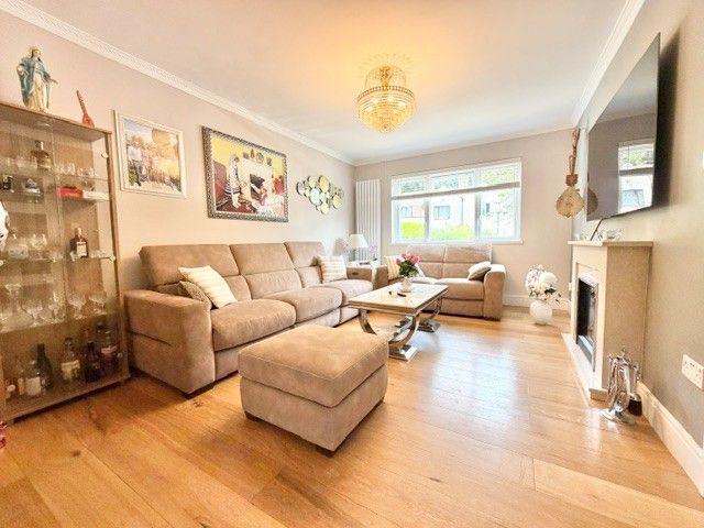 Property photo 1 of 16 Living