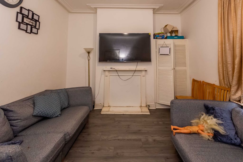 Property photo 2 of 14