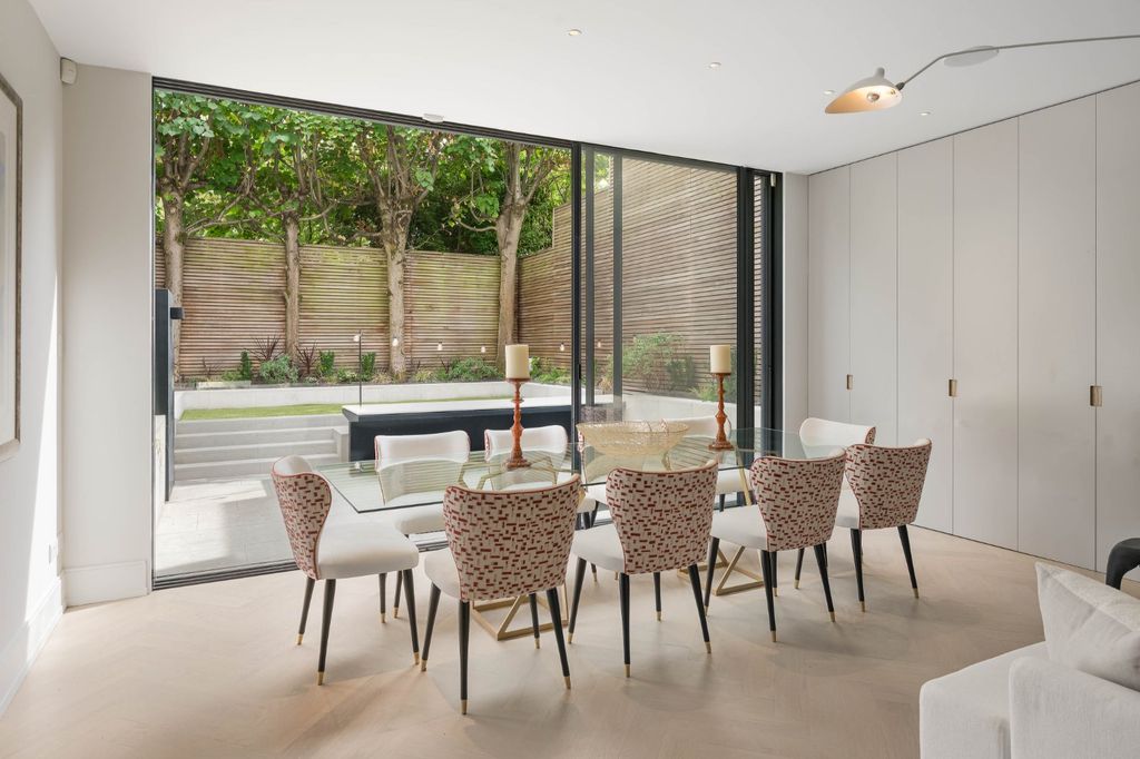 Property photo 1 of 16 Dining (Living) Room