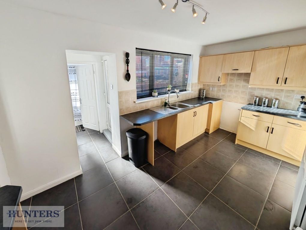 Property photo 3 of 22 Kitchen