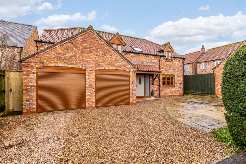 Property photo 1 of 27 18 Cockburn Way (Harmston)-1