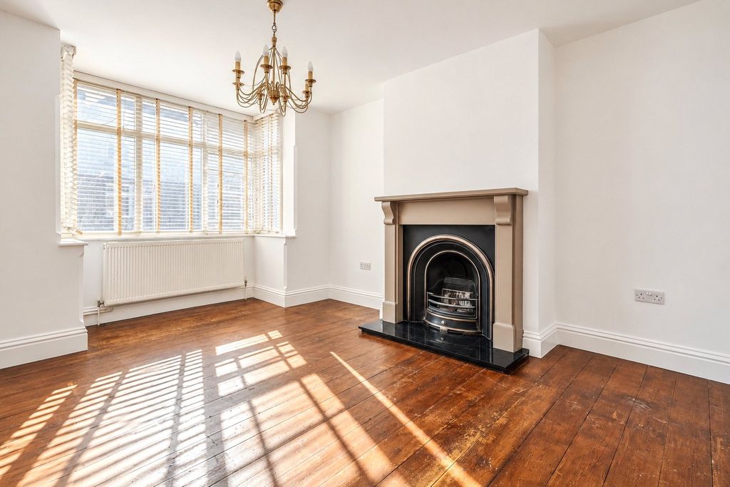 Property photo 2 of 14 Picture No. 02