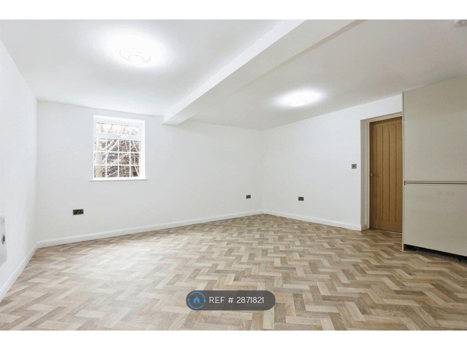 Property photo 3 of 11 Spacious Open Plan Kitchen And Living