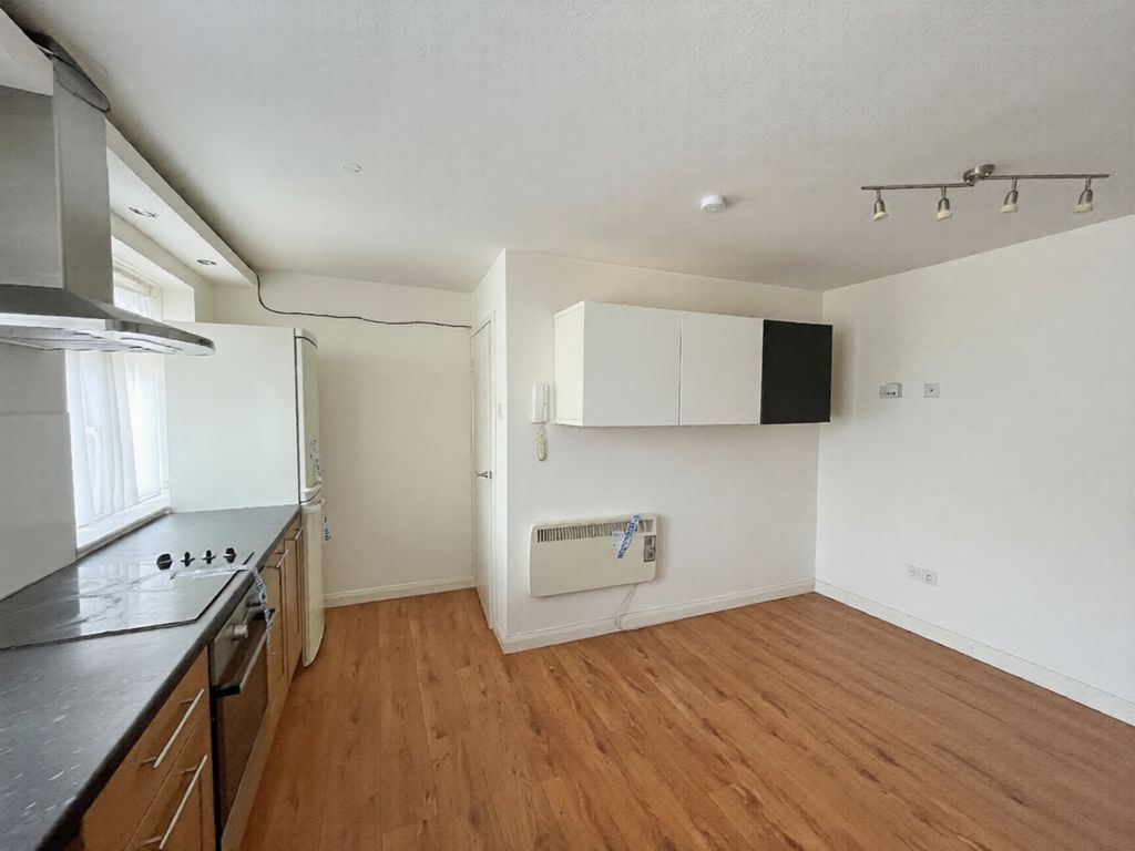 Property photo 2 of 7 Photo 7