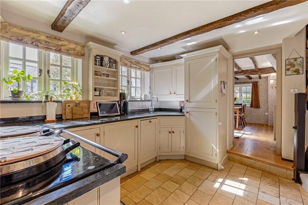 Property photo 2 of 18 Kitchen