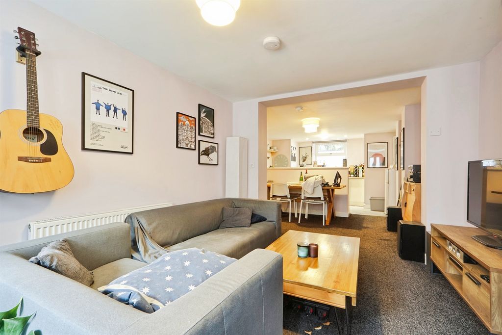 Property photo 2 of 21 Self Contained Apartment