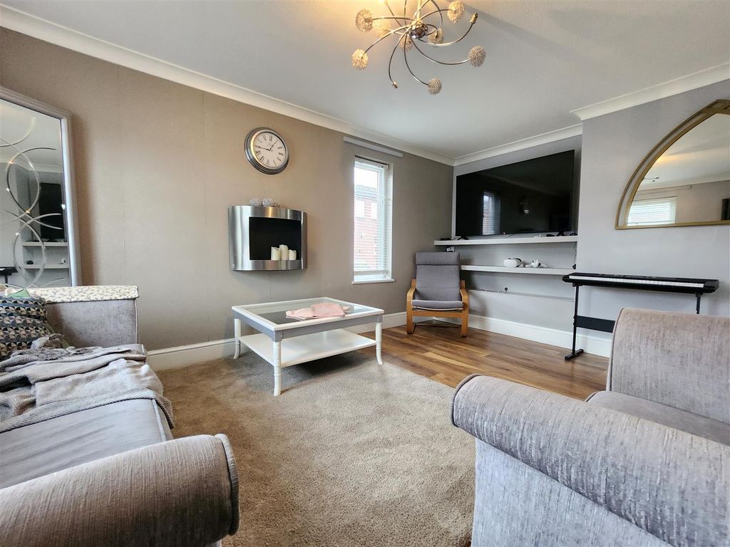 Property photo 2 of 10 l1.Jpg