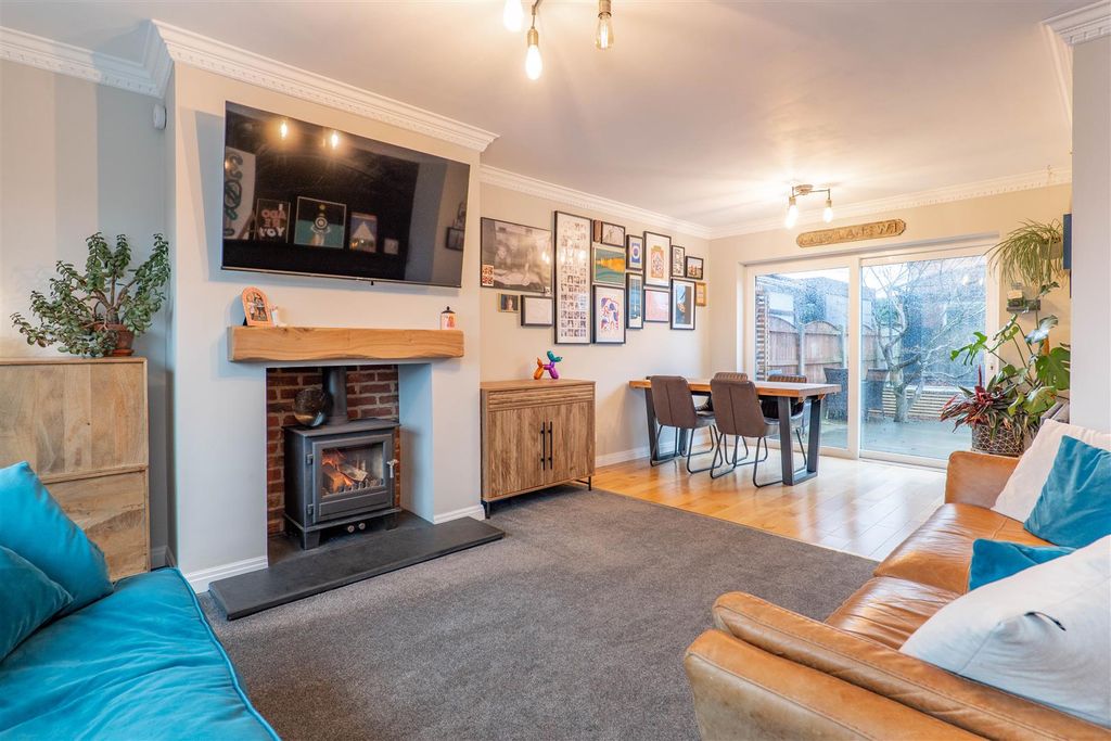 Property photo 2 of 26 Lounge/Diner