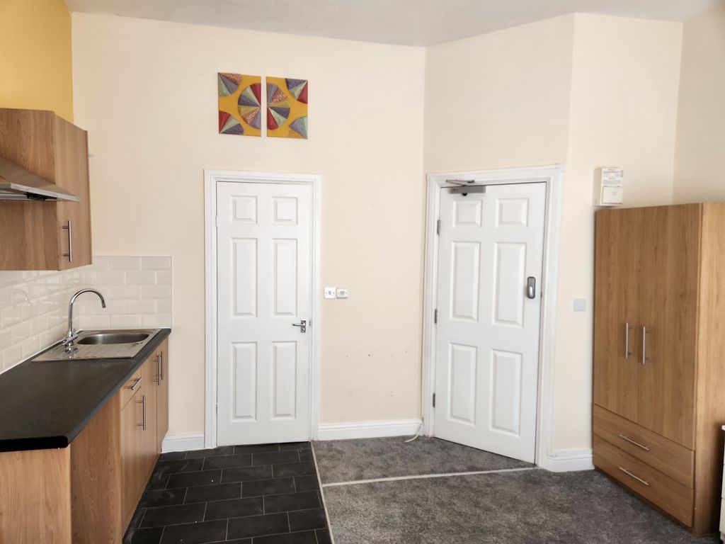 Property photo 3 of 6 Gallery