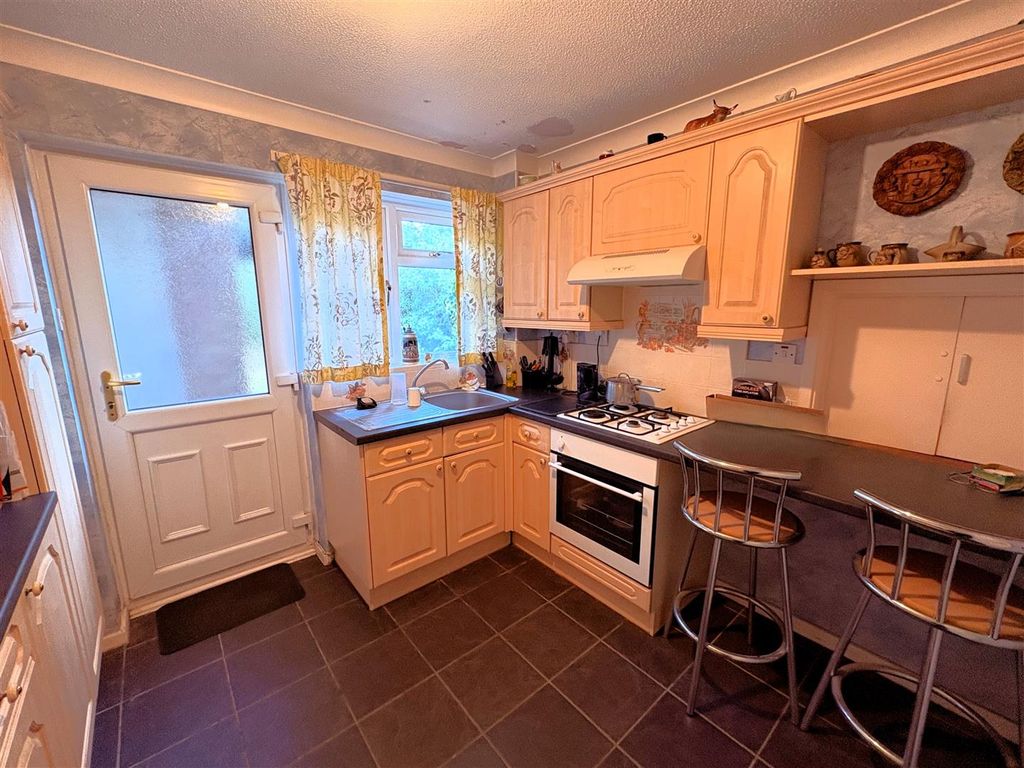 Property photo 2 of 15 Kitchen