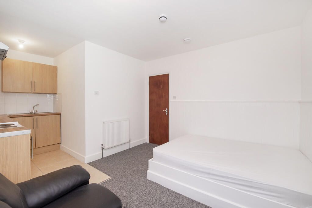 Property photo 1 of 4 Studio To Rent Harrisons Rise, Croydon Cr0