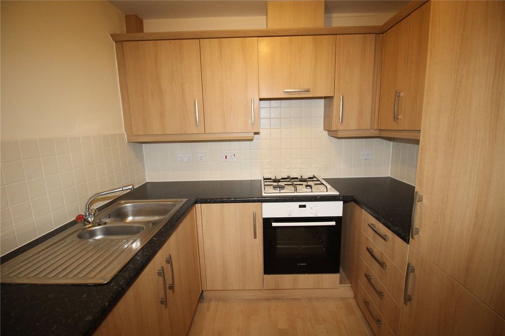 Property photo 3 of 8 Kitchen
