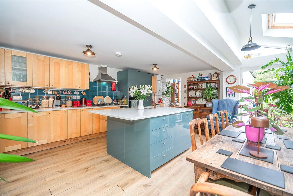Property photo 2 of 32 Kitchen C