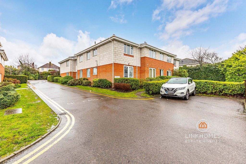 Property photo 1 of 15