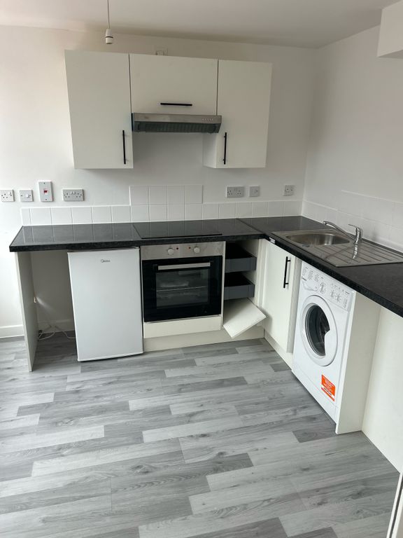 Property photo 3 of 6 2