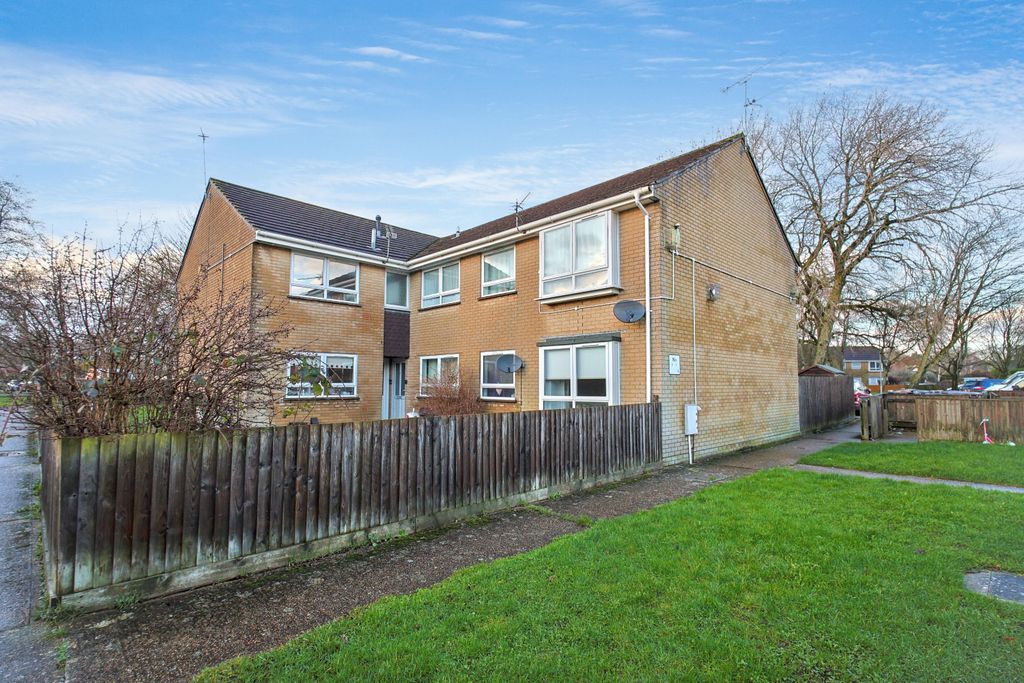 Property photo 1 of 20 43 Joys Road, Three Legged Cross, Wimborne, Dorset, Bh21 6Sj