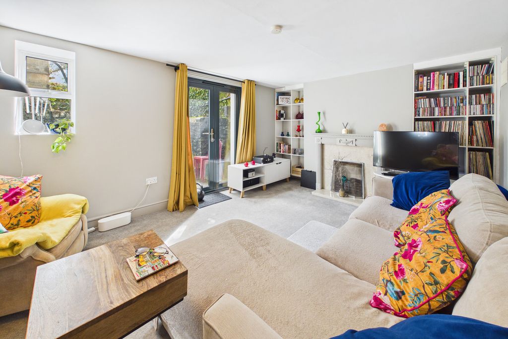 Property photo 2 of 19