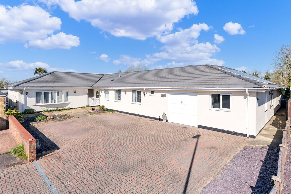 Property photo 3 of 33