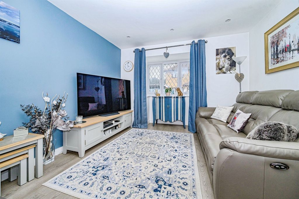 Property photo 2 of 18