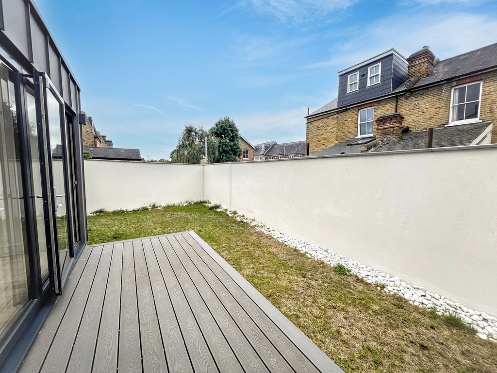 Property photo 3 of 28