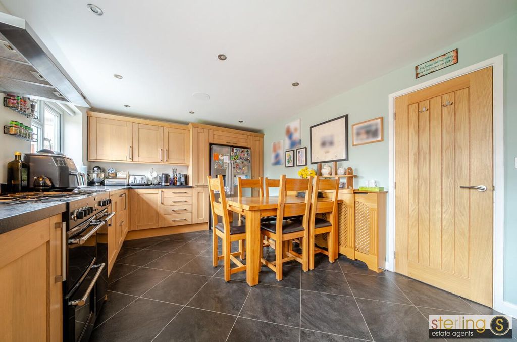 Property photo 2 of 25 7B6c3Ec3-Fae6-441F-9A8d-6062F032Bdcd.Jpg