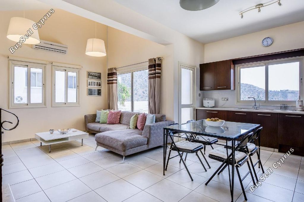 Property photo 1 of 33