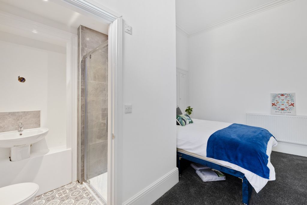 Property photo 1 of 7 0027