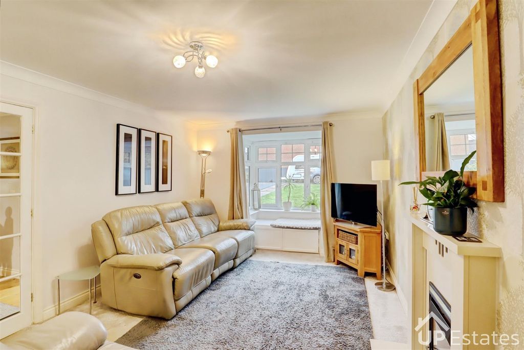 Property photo 3 of 23 Living Room