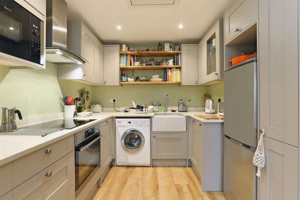 Property photo 3 of 11 21 Gables Close (8).Jpg