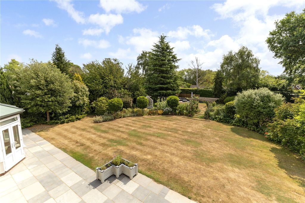 Property photo 2 of 38 Garden