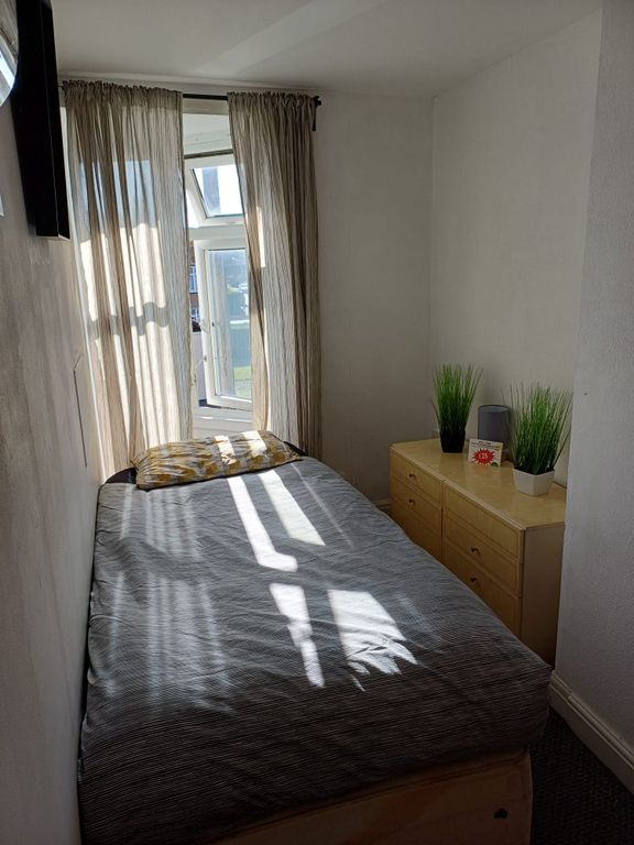 Property photo 2 of 3