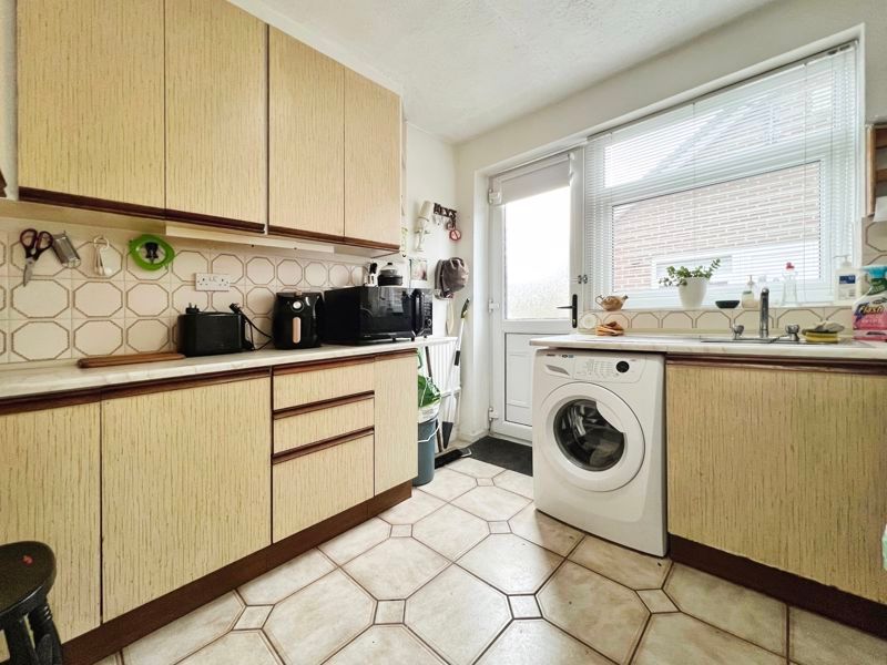 Property photo 3 of 8 Kitchen